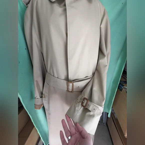 Vintage Burberry Men's Trench Coat - Picture 5 of 12